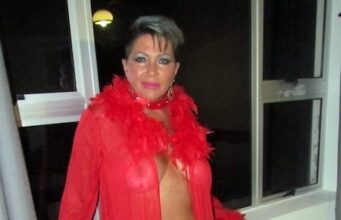 Schamlose Granny sucht Sex Ich bin eine schamlose Granny und suche junge Ficker