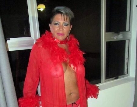Schamlose Granny sucht Sex Ich bin eine schamlose Granny und suche junge Ficker